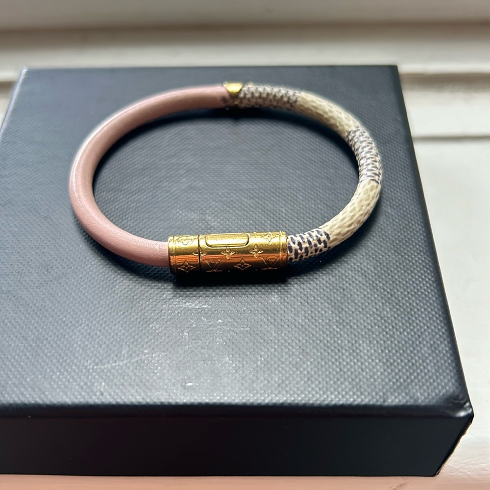 Louis Vuitton pink, and beige/gray gold leather bracelet. Great condition